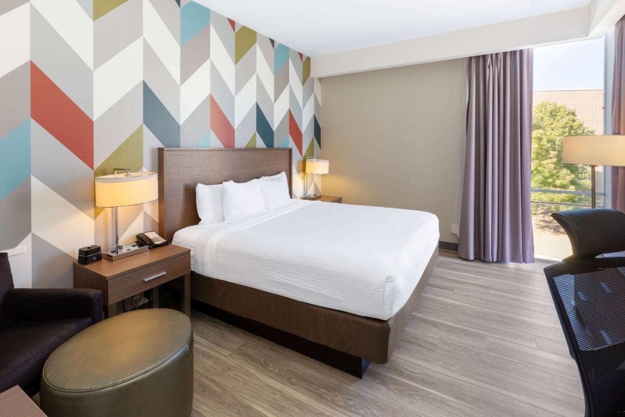La Quinta Inn & Suites By Wyndham Tulsa Downtown - Route 66 Екстер'єр фото