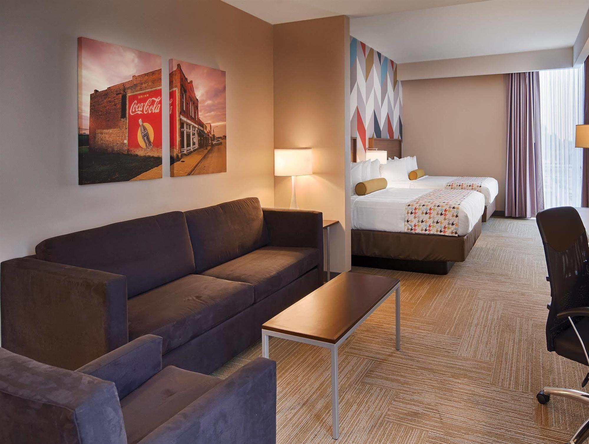 La Quinta Inn & Suites By Wyndham Tulsa Downtown - Route 66 Екстер'єр фото
