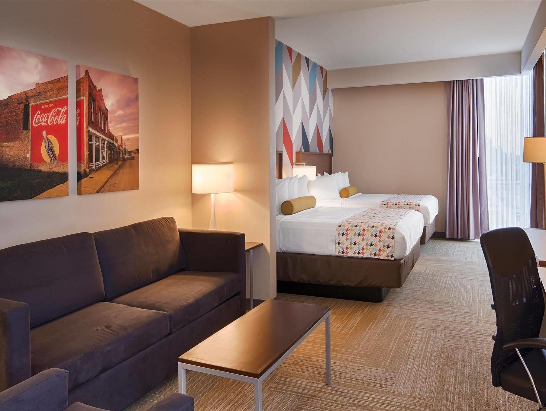 La Quinta Inn & Suites By Wyndham Tulsa Downtown - Route 66 Екстер'єр фото
